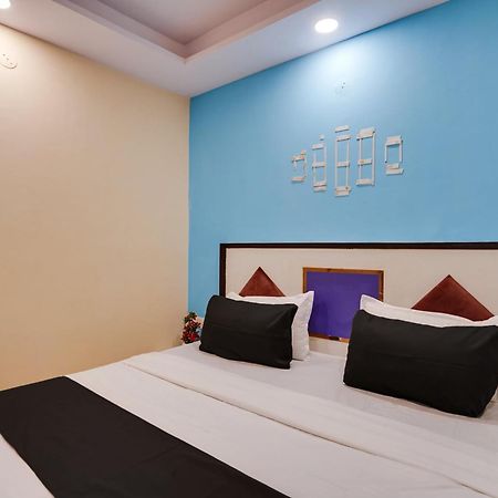 Super Hotel O Hotel Gold Star New Delhi Exterior photo